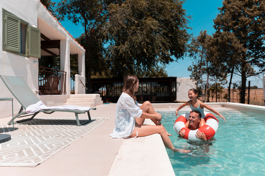 Prix couverture piscine : combien ça coûte en 2026 ? (Guide complet)