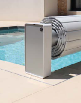 Enrouleur Coverly Blanc/Gris Clair — volet motorisé hors-sol piscine compact