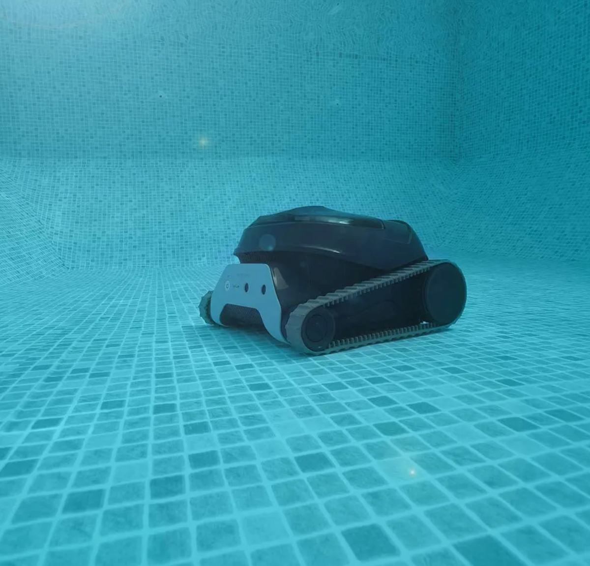 Robot piscine sans fil Dolphin Liberty en action