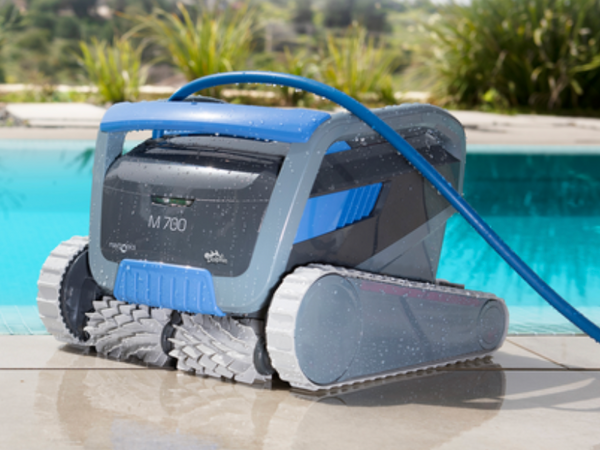 Robot piscine filaire Dolphin M Line