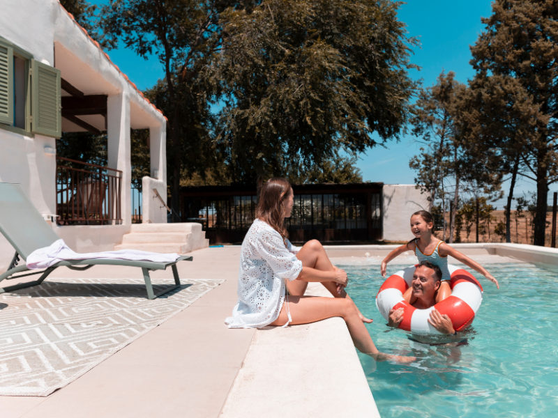 Prix couverture piscine : combien ça coûte en 2026 ? (Guide complet)